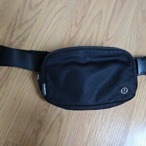 Lulu Lemon Everywhere Belt Bag with Long Strap 1L